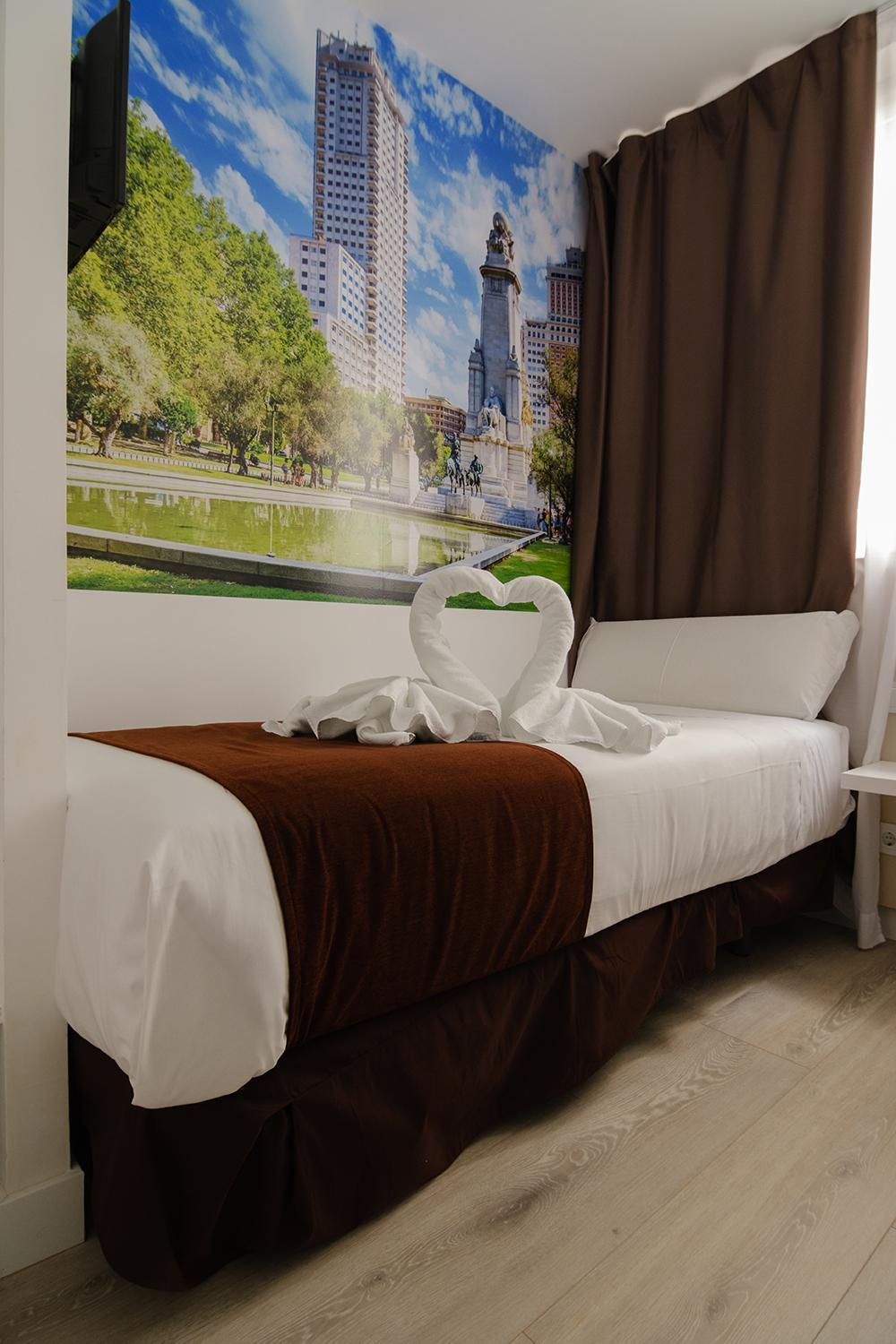Hotel Bestprice Alegria Madrid Esterno foto