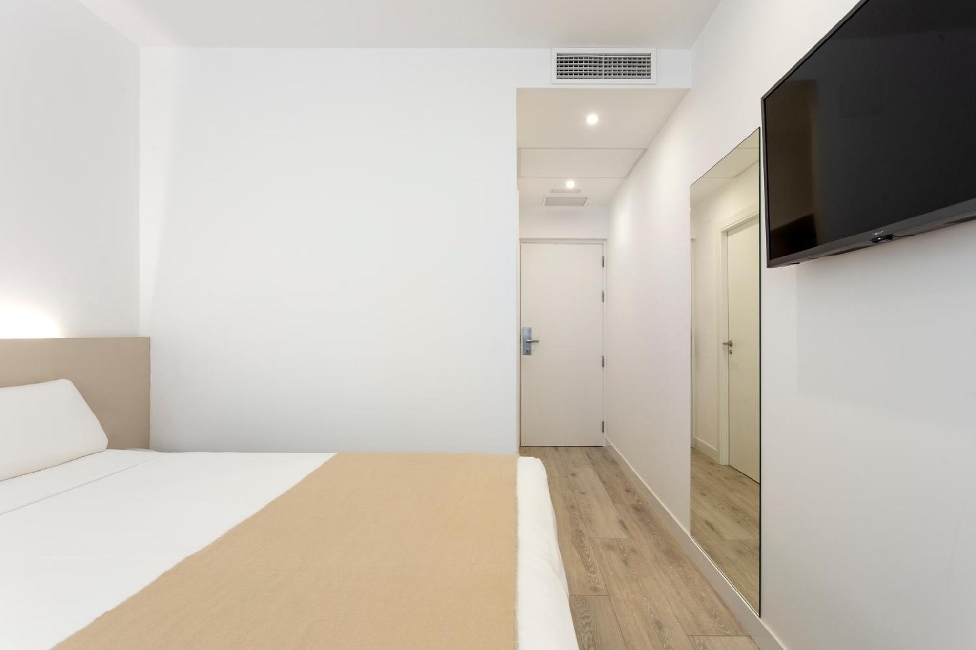Hotel Bestprice Alegria Madrid Esterno foto