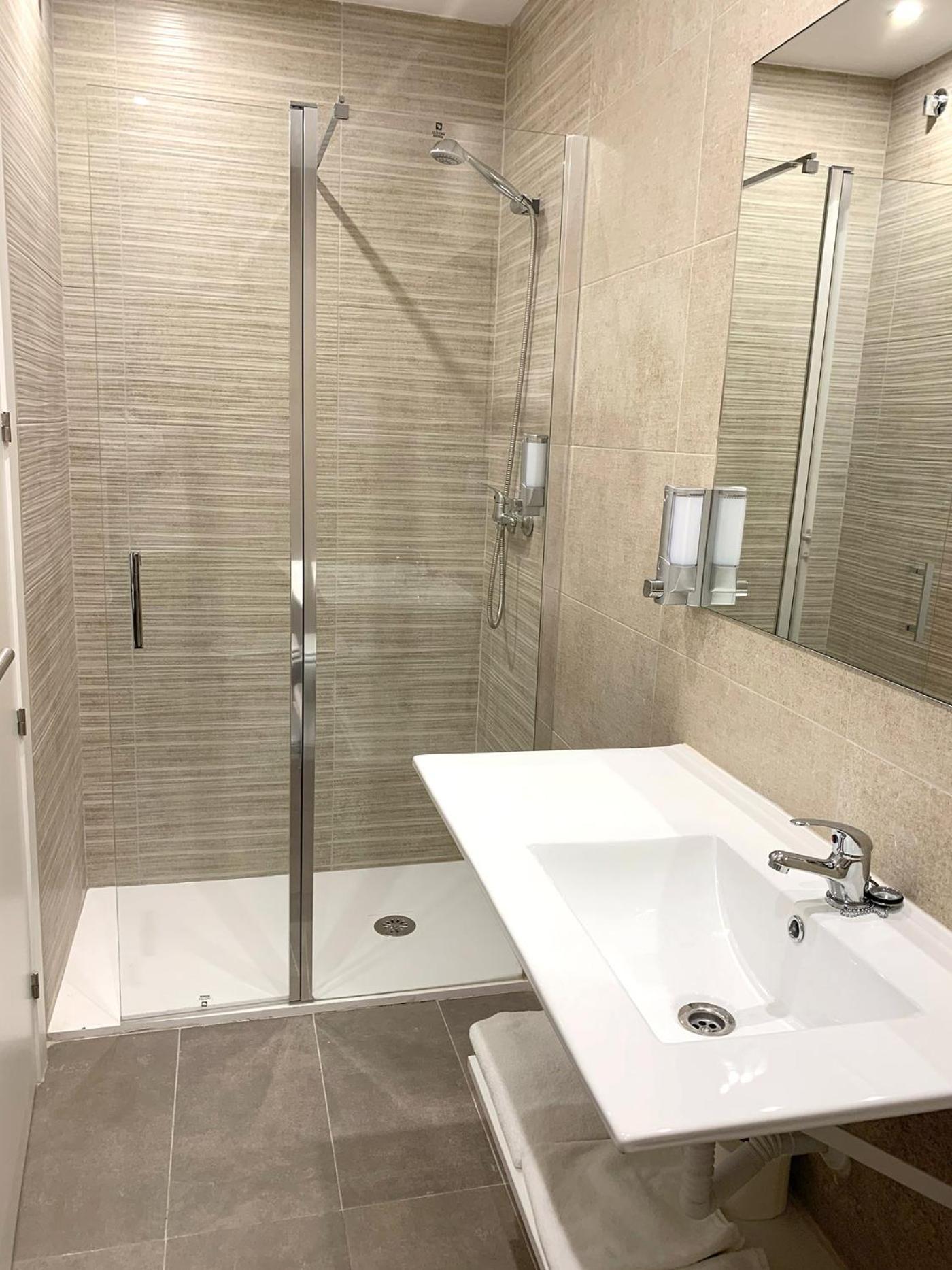 Hotel Bestprice Alegria Madrid Esterno foto